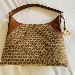 Michael KORS Aria Purse - Never used! Perfect condition!